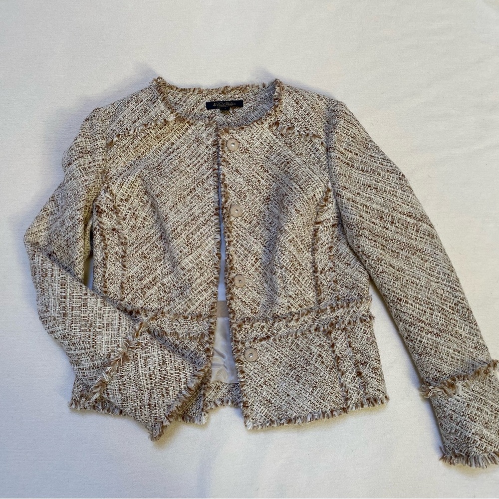 Brooks brother tweed cropped blazer. Size 6. Never worn. Like new.